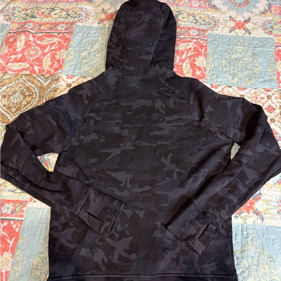 Lululemon Loungeful Hoodie
Heritage 365 Camo Deep Coal Multi - Picture 9 of 9